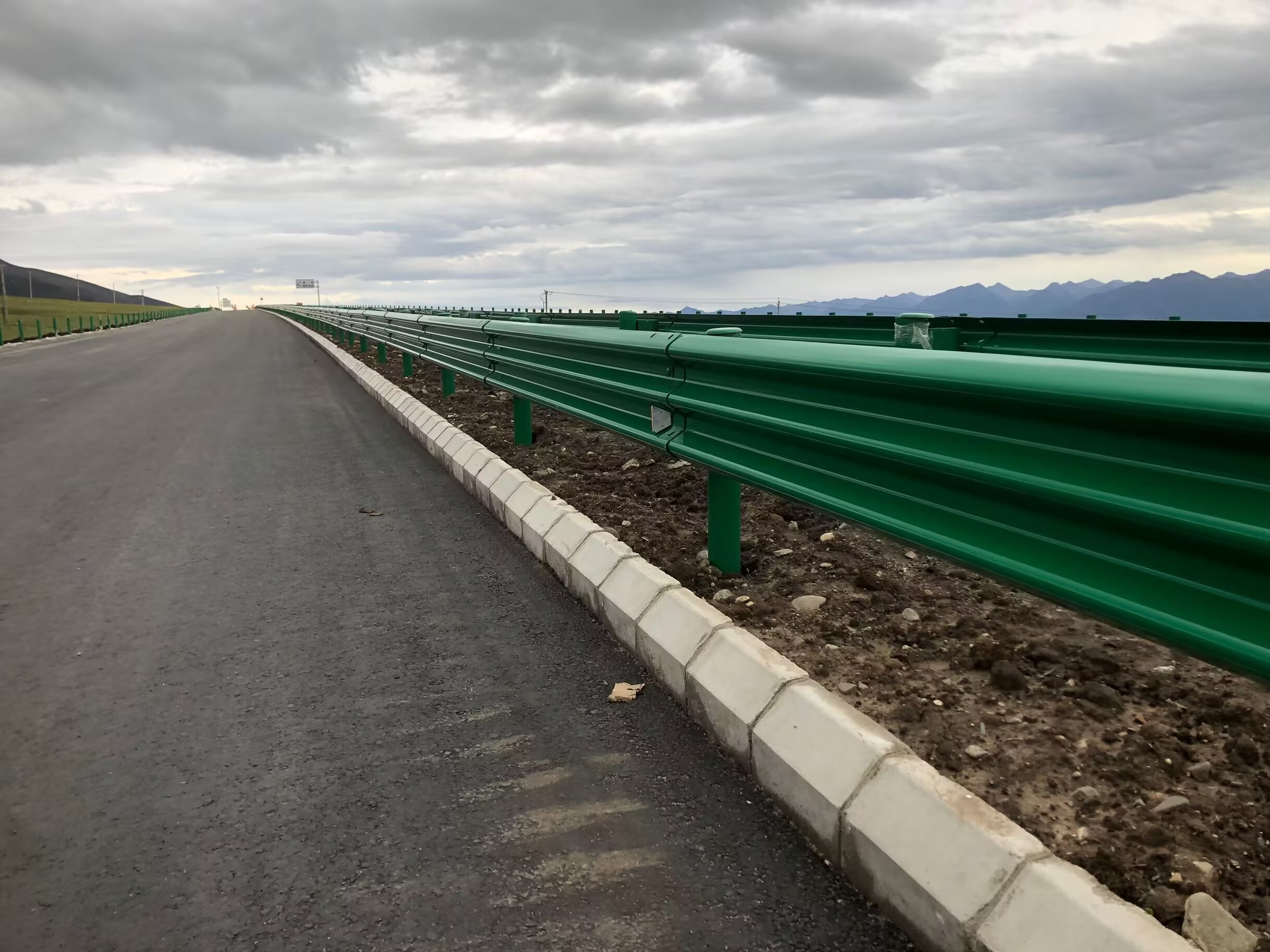 拉孜县乡村公路波形护栏波形护栏板 - 推荐